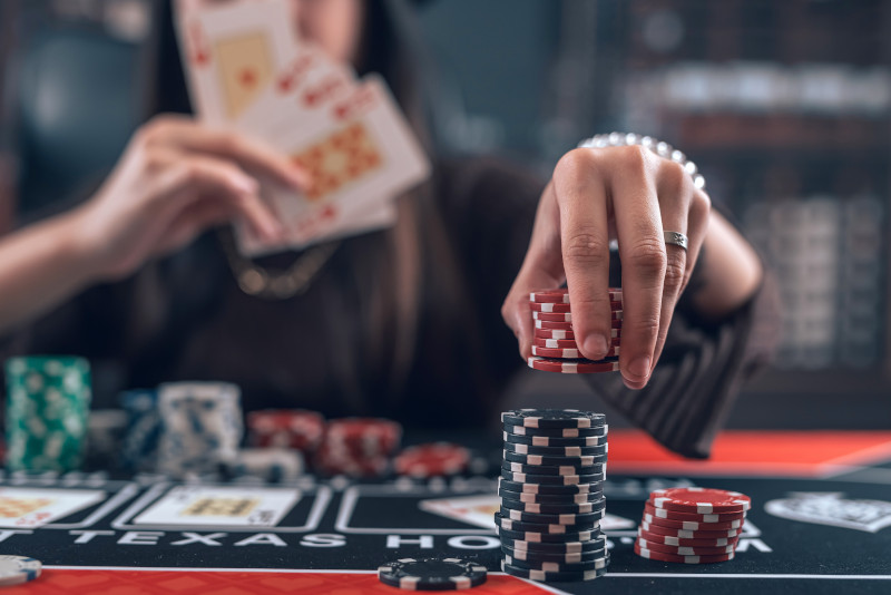 Πως να κάνω ημι-μπλόφα στο πόκερ - Poker 2